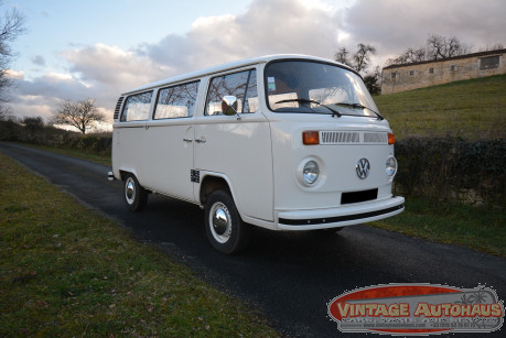 VOLKSWAGEN COMBI