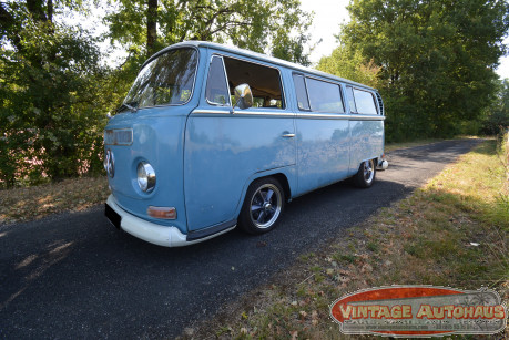 VOLKSWAGEN COMBI DELUXE