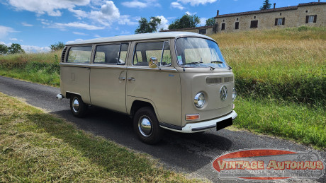 VOLKSWAGEN COMBI DELUXE