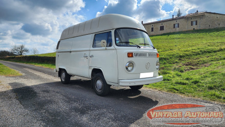 VOLKSWAGEN COMBI HIGH ROOF