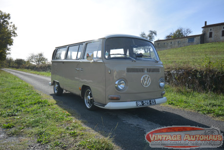 VOLKSWAGEN COMBI DELUXE