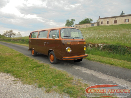 VOLKSWAGEN COMBI