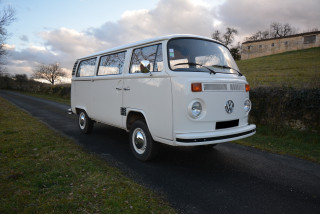 VOLKSWAGEN COMBI