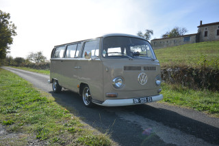 VOLKSWAGEN COMBI DELUXE