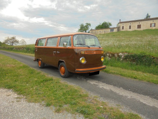 VOLKSWAGEN COMBI